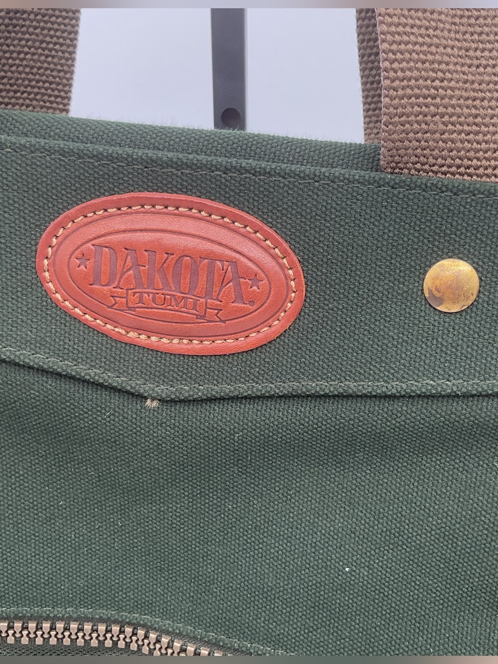 Tumi Dakota Green Canvas Duffel Suitcase with Brown Leather Trim - Picture 2 of 16